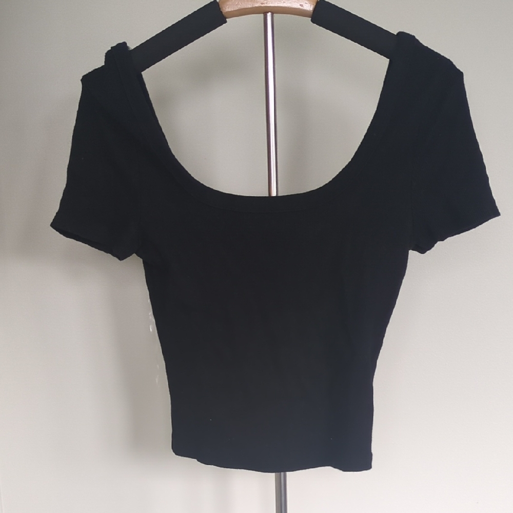 Universal Thread Black Short Sleeve Crop Top